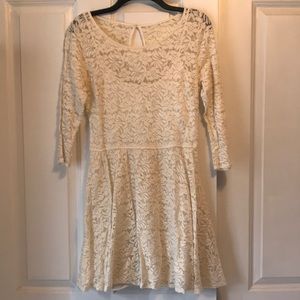 Abercrombie & Fitch 3/4 Sleeve Lace Dress